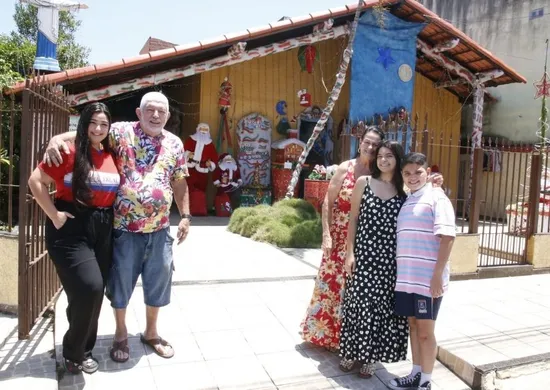 Imagem ilustrativa da imagem Presépios, luzes e cores encantam moradores