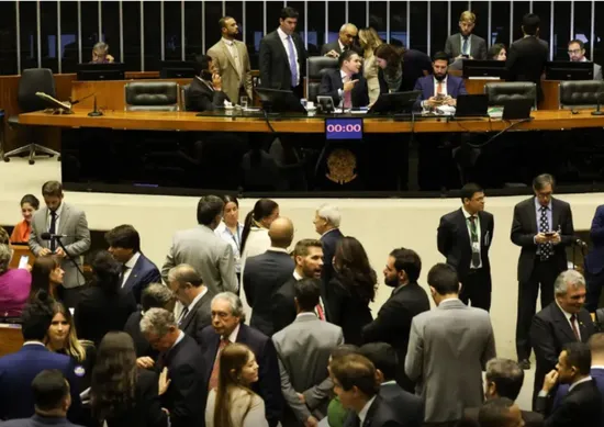 Imagem ilustrativa da imagem Projeto que dificulta aborto de criança estuprada divide votos da bancada de PE