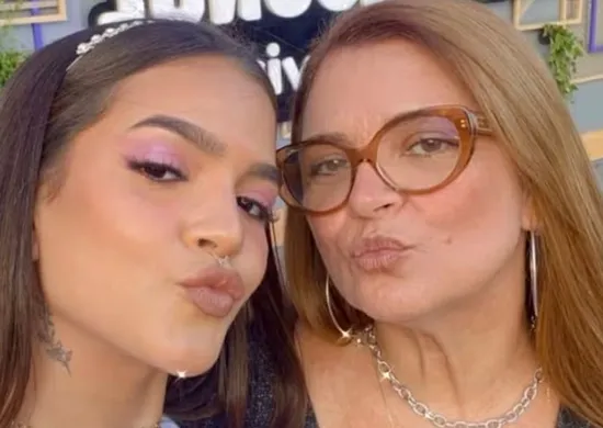 Imagem ilustrativa da imagem 'Quem me ama está me ajudando a levantar', diz Mel Maia após morte da mãe