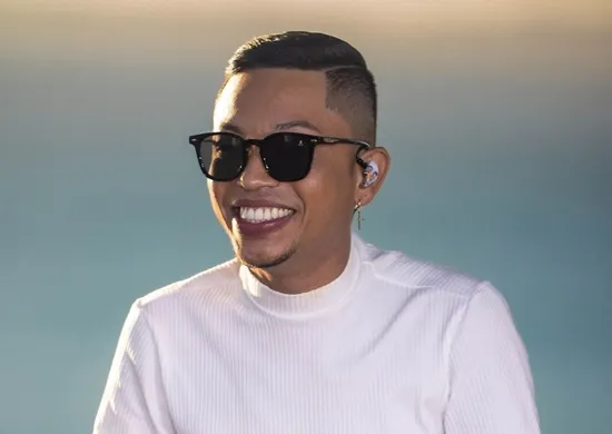 Imagem ilustrativa da imagem Rei da Seresta hoje na praia de Camburi