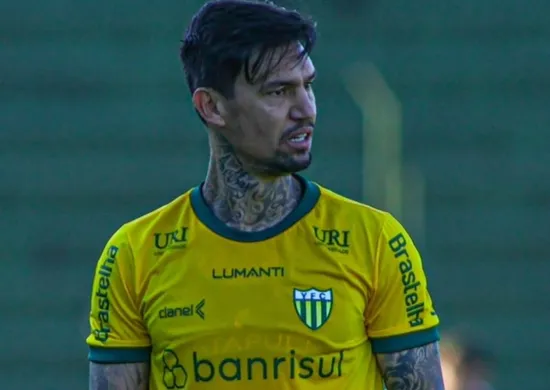 Imagem ilustrativa da imagem Rio Branco contrata meia experiente para a temporada 2026