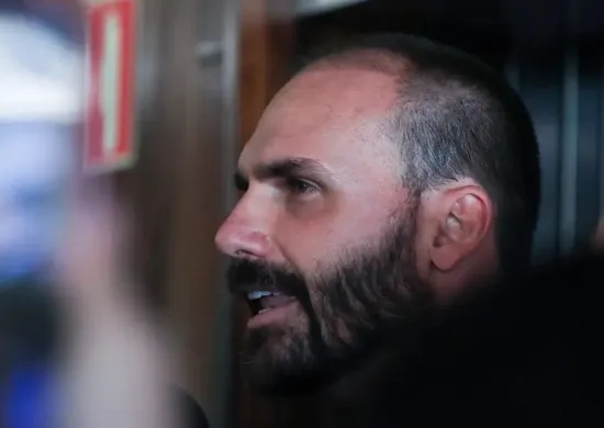 Imagem ilustrativa da imagem STF conclui julgamento que torna Eduardo Bolsonaro réu