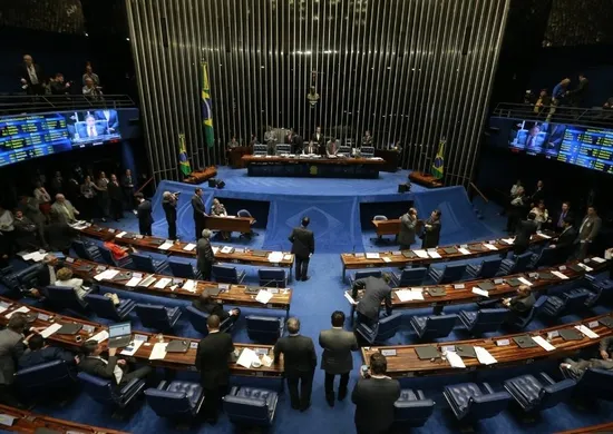 Imagem ilustrativa da imagem Senado aprova corte de benefícios fiscais e livra governo de cortar R$ 20 bi