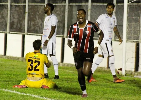 Imagem ilustrativa da imagem Serra vence a Desportiva e é o novo líder do Capixabão