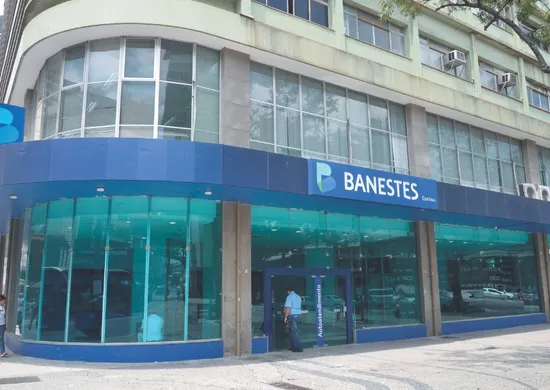 Imagem ilustrativa da imagem Servidores aposentados do Espírito Santo podem ter benefício suspenso