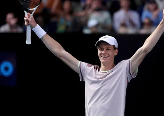 Imagem ilustrativa da imagem Sinner derruba algoz de João Fonseca; Djokovic alcança 400ª vitória em Grand Slams