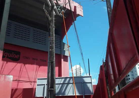 Imagem ilustrativa da imagem Sport vive vexame e acerta dívida para voltar a ter energia elétrica na Ilha