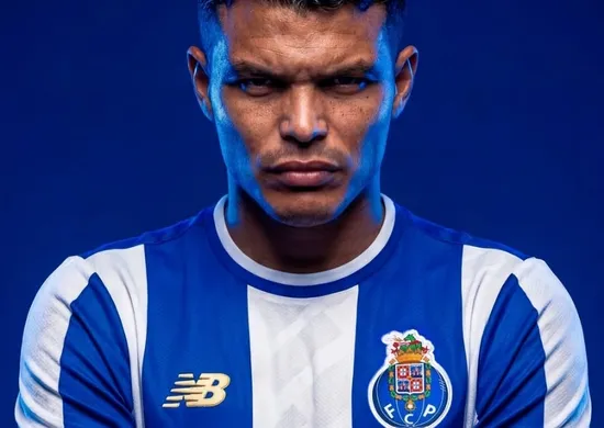 Imagem ilustrativa da imagem Thiago Silva é anunciado como novo reforço do Porto