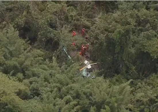 Imagem ilustrativa da imagem Três pessoas morrem em queda de helicóptero no Rio