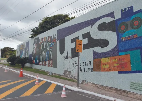 Imagem ilustrativa da imagem Ufes celebra 50 anos do curso de Comunicação Social com lançamento de livro