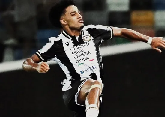 Imagem ilustrativa da imagem Vasco anuncia a contratação do atacante Brenner