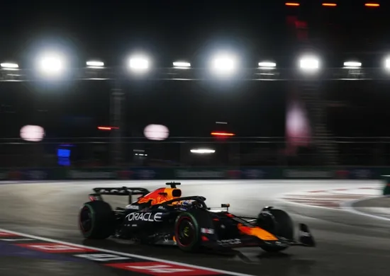 Imagem ilustrativa da imagem Verstappen domina e as duas McLaren são desclassificadas do GP de Las Vegas