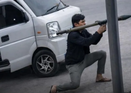 Imagem ilustrativa da imagem Vídeo flagra momento em que prefeito nas Filipinas sofre atentado