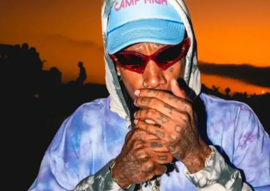 Imagem ilustrativa da imagem Wiz Khalifa é condenado à prisão na Romênia por fumar maconha no palco