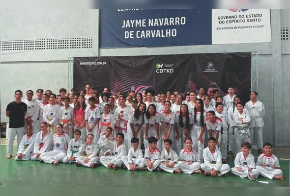 Imagem ilustrativa da imagem Alunos de projeto social brilham no taekwondo