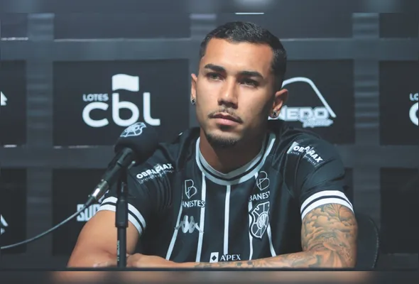 Imagem ilustrativa da imagem Após bom ano de 2025, Carlinhos quer fazer história no Rio Branco