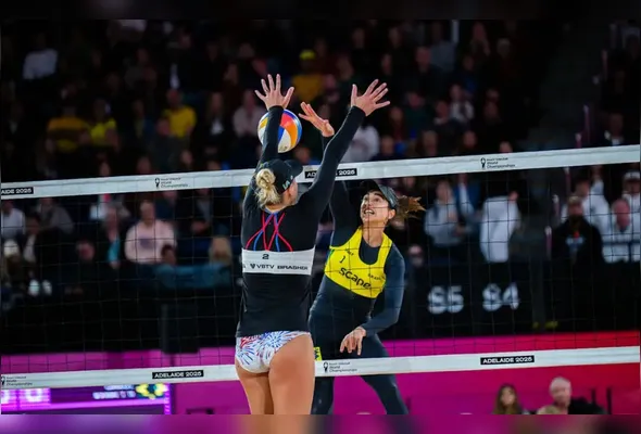 Imagem ilustrativa da imagem Após revés na semi, Brasil busca bronze no Mundial de vôlei de praia