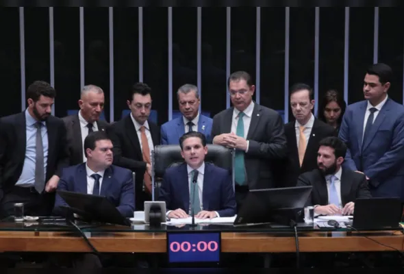 O PL da dosimetria, mais uma vez aprovado de madrugada, com plenário lotado, pode beneficiar bandidos como Marcola