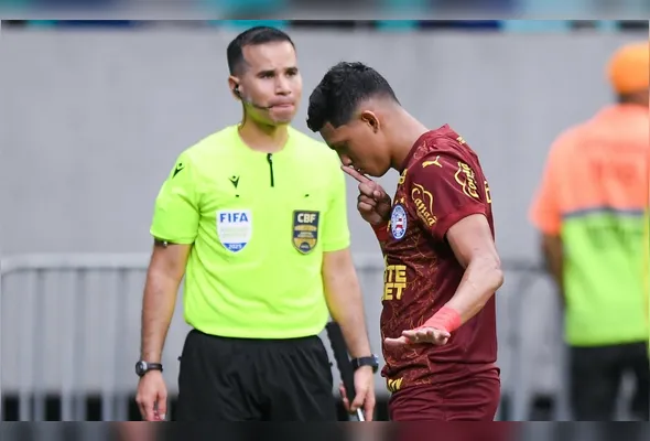 Imagem ilustrativa da imagem Bahia bate Vasco em jogo polêmico e complica rival no Brasileirão