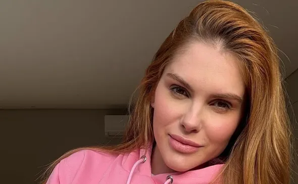 Imagem ilustrativa da imagem Bárbara Evans se emociona ao relatar pânico em voo durante ventania em São Paulo