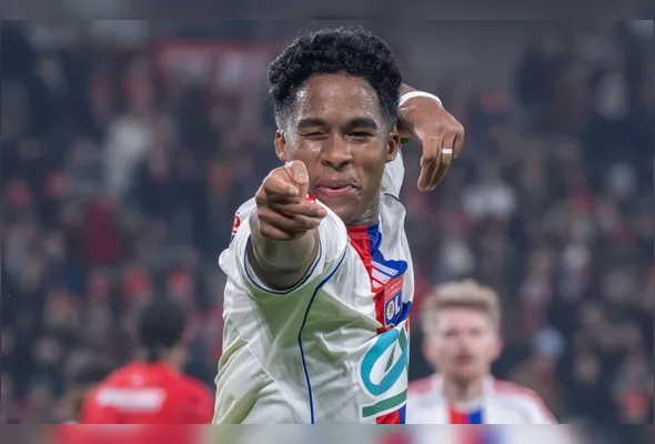 Imagem ilustrativa da imagem Endrick é titular no Lyon e estreia com gol contra o Lille