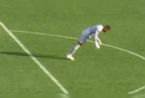 Imagem ilustrativa da imagem Goleiro do Sudão desmaia em jogo, mas fica em campo