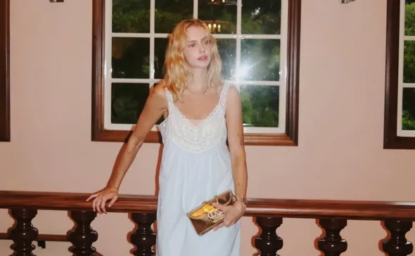 Imagem ilustrativa da imagem Isa Scherer comemora Ano Novo ao lado da família após susto com incêndio