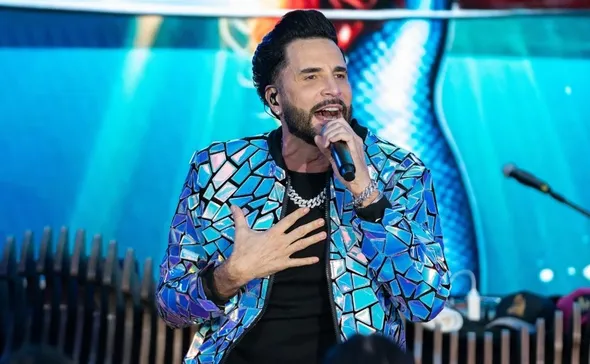 Imagem ilustrativa da imagem Latino faz a festa na praia de Camburi