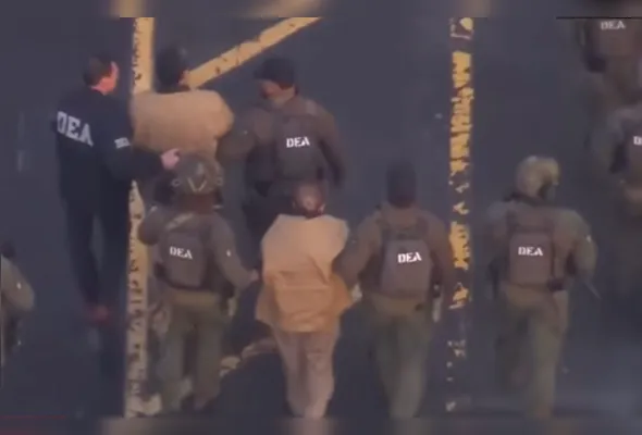 Momento em que Maduro era conduzido ao tribunal