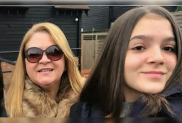 Débora Maia com a filha Mel Maia