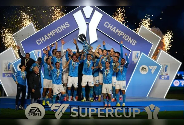 Imagem ilustrativa da imagem Napoli ganha pela 3ª vez a Supercopa da Itália com 2 gols de David Neres