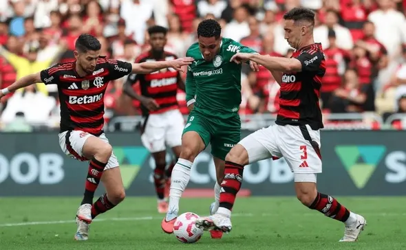 Imagem ilustrativa da imagem No ápice da rivalidade, Palmeiras e Flamengo duelam pelo tetra da Libertadores