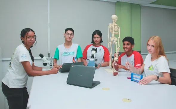 Imagem ilustrativa da imagem Novo Ensino Médio: mais tempo de aulas e reforço em tecnologia