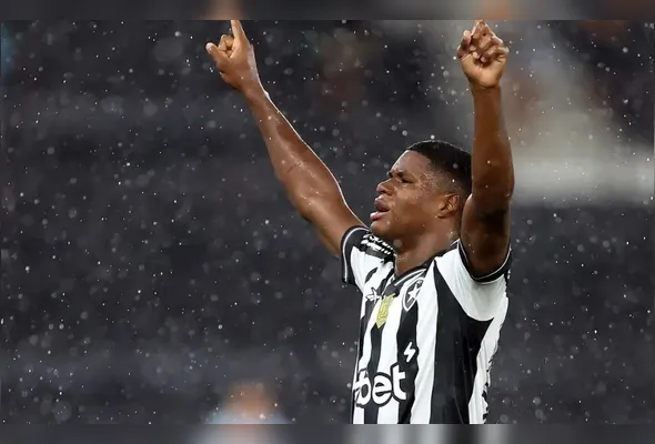 Imagem ilustrativa da imagem Panamenho José Kadir leva Botafogo à vitória no Brasileiro