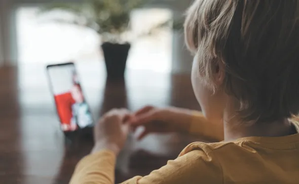 Imagem ilustrativa da imagem Polícia investiga uso de fotos de menores adulteradas para golpes