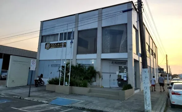 Imagem ilustrativa da imagem Professor é indiciado por assédio sexual contra oito alunas em Linhares