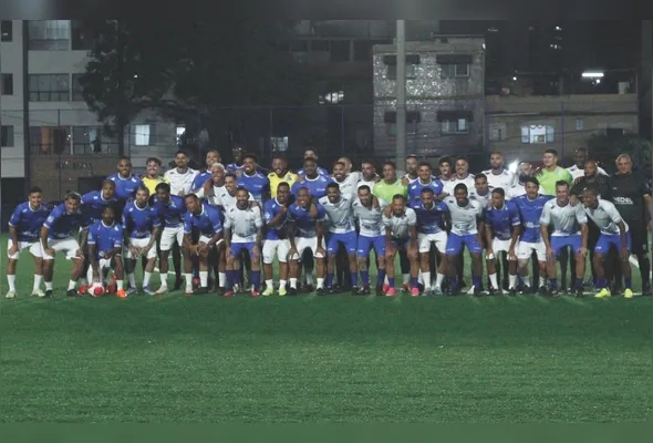 Imagem ilustrativa da imagem Show de gols e solidariedade em jogo beneficente em Vila Velha