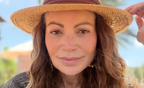 Imagem ilustrativa da imagem Solange Almeida revela como foi obrigada a assumir culpa pela separação da Aviões