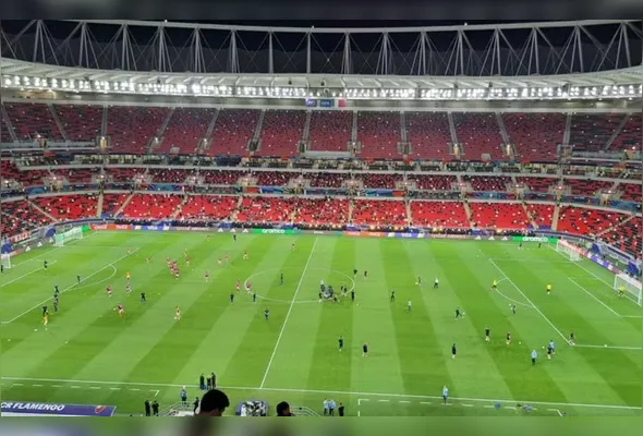 Imagem ilustrativa da imagem Torcedor do Flamengo fica preso 4 dias em Doha por documento falso em jogo