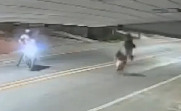 Imagem ilustrativa da imagem VÍDEO | Jovem é morto a tiros enquanto caminhava na rua no Noroeste do ES