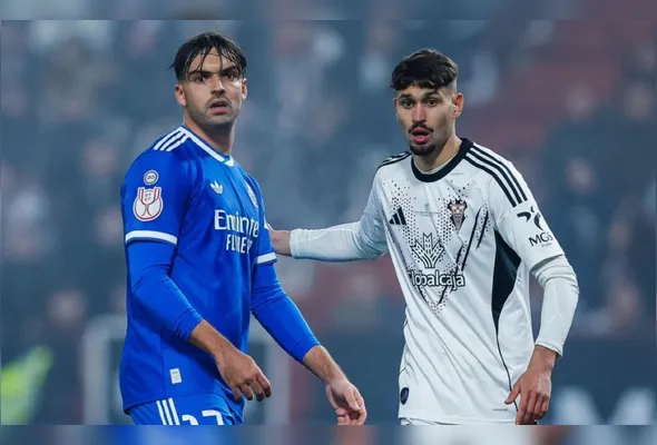 Imagem ilustrativa da imagem Vini 'se esconde' e Arbeloa estreia no Real com queda na Copa do Rei