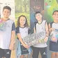 Alunos da Escola Adventista levam presentes para abrigo