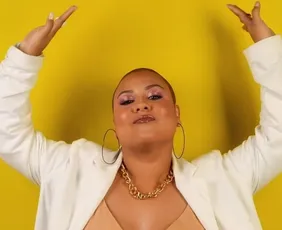 Imagem ilustrativa da imagem Ada Koffi mergulha no amor e no “Mar de Dentro” em novo álbum