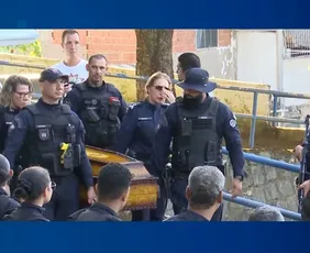 Imagem ilustrativa da imagem Despedida de comandante da Guarda de Vitória é marcada por emoção