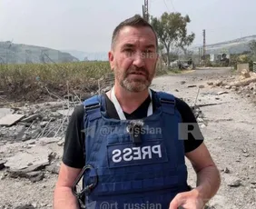 Imagem ilustrativa da imagem Jornalista britânico escapa de míssil israelense em transmissão ao vivo no Líbano