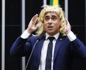 Imagem ilustrativa da imagem Justiça anula condenação de Nikolas por discurso transfóbico com peruca