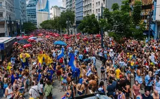 Imagem ilustrativa da imagem Prefeitura de SP contraria própria regra ao liberar bloco que teve tumulto