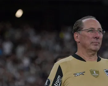 Imagem ilustrativa da imagem Ala Social do Botafogo fala em blefe de John Textor para quitar "transfer ban"
