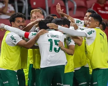 Imagem ilustrativa da imagem Andreas é decisivo, Palmeiras vence Inter fora e vira líder do Brasileiro