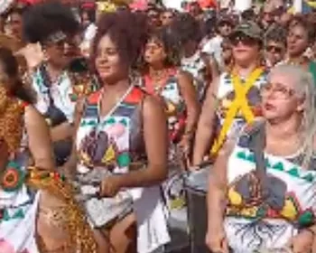 Imagem ilustrativa da imagem Bloco Coisas de Negres abre espaço de consciência e representatividade em Vitória